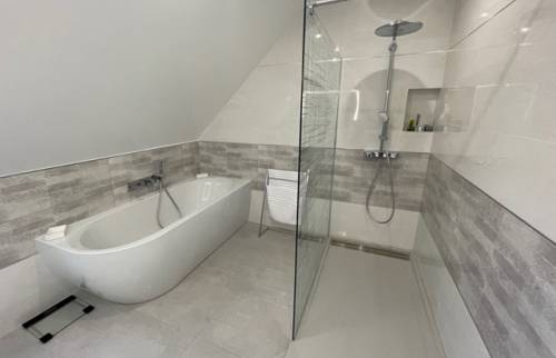 Douche et baignoire ilot