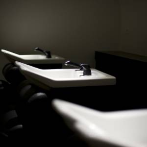 Aménagement du salon de coiffure: les bacs à shampoing