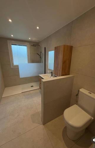 Rénovation d’une salle de bains avec WC à Fraisse (42490)