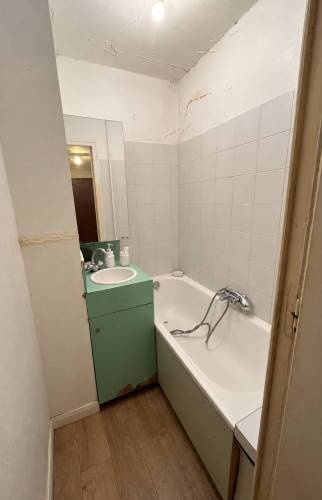 salle de bain avant travaux Lyon 5e (69005)