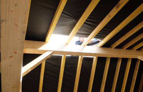 Travaux de charpente et couverture : travaux en cours, Genay (69730)