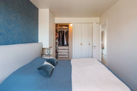Chambre classe avec dressing dans Paris