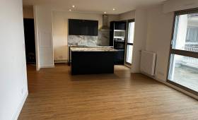 Cuisine Noire bois et marbre La Maison des Travaux Rouen 2