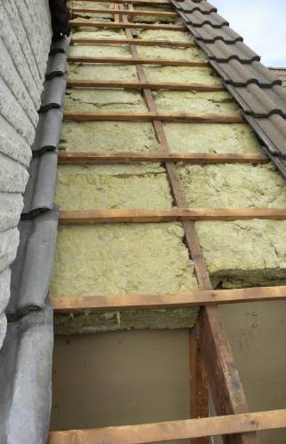 Isolation sous la toiture