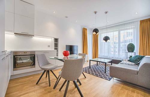 Cuisine moderne et pratique ouverte sur le salon - Paris 17ème