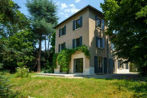 Ecully (69130) : Rénovation complète d'une maison de famille avec création d'une terrasse