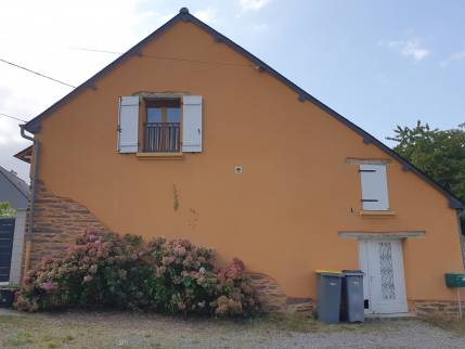 Maison vue de l'extérieur (avant)