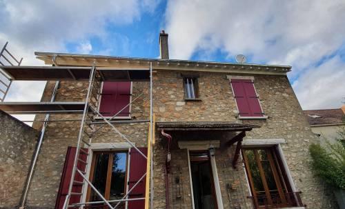 Travaux de rénovation de couverture et zinguerie en cours - Brie-Comte-Robert 77170