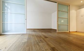 Pose d'une porte à galandage dans un appartement à Villers sur Mer