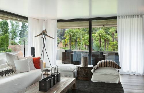 Pose baies vitrées en angle et en façade latérale après ouvertue mur porteur - Aubagne (13400)