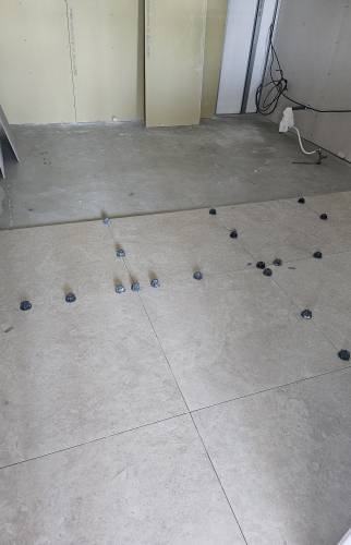 Pose du carrelage 80x80 effet Travertin