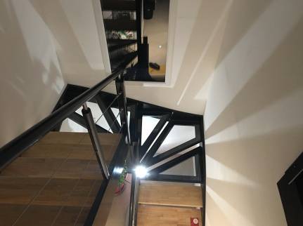 Escalier avec marches transparentes Craponne