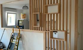 Claustra bois avec niches