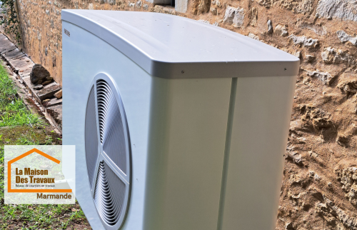 🌿 Zoom sur l’unité extérieure de la pompe à chaleur Stiebel Eltron : performance, silence et économies d’énergie au rendez-vous.