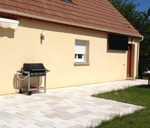 Finalisation dalles grès cérame façade avant -  Saint-Ouen L’Aumône – 95310 - 