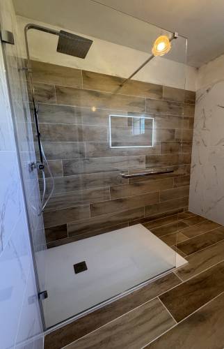 Douche salle de bain moderne La Maison Des Travaux Ales