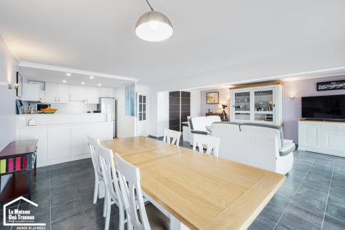 Cuisine ouverte sur séjour