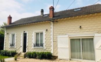 Façade de la maison après ravalement et rénovation des extérieurs - Galluis