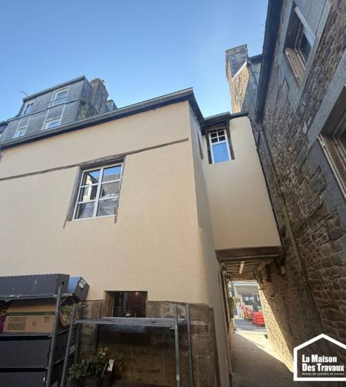 Avant / Après : une façade entièrement rénovée - Bazouges-la-Pérouse 35560