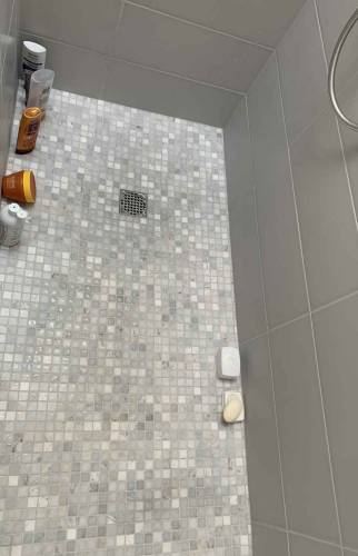 Rénovation d'une salle de bain avec douche à l'italienne à Vertou (44)