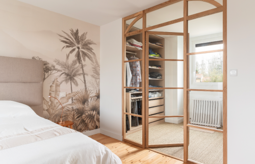 Création d'une verrière sur-mesure pour séparer un dressing d'une chambre