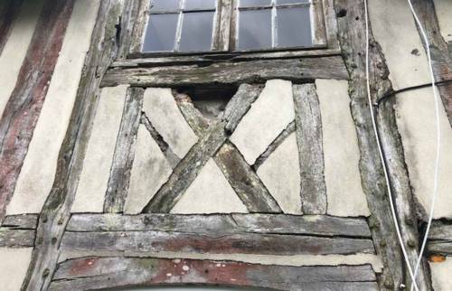 Colombages d'une maison avant travaux à Deauville