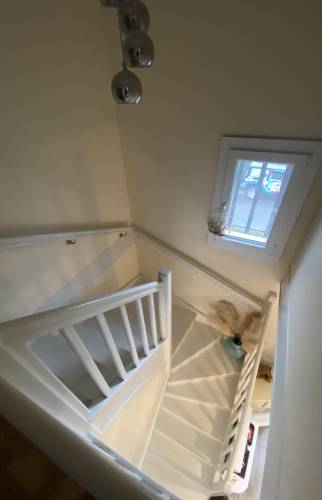 Cage d'escalier rénovée après les travaux de peinture à Craponne 69290
