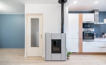 Installation d'un poêle à granules, maison située à Albigny Sur Saône