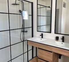 Salle de bain rénové style industriel à Olonne-sur-Mer (85)