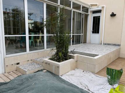 Transformation de jardin avec aménagement de terrasse surélevée - Pornic 44210