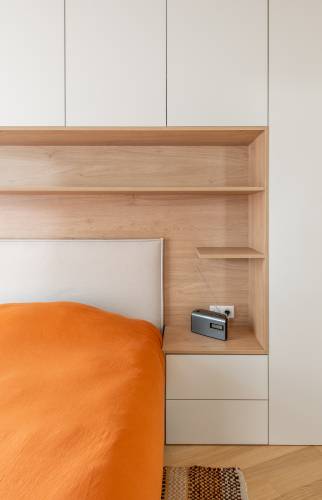 Tête de lit en tissu et éclairage LED relaxant à Sèvres