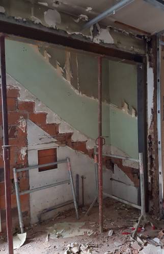 Pendant travaux : Retrait escalier et cage escalier 