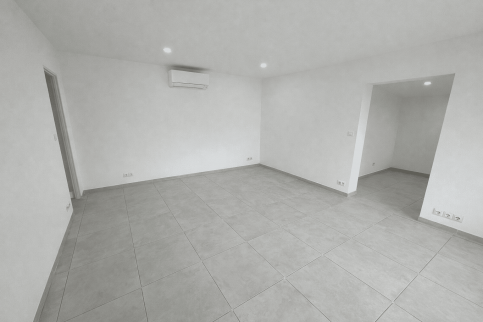 Pièce de vie dans le garage transformé en espace habitable - Viriville 38980