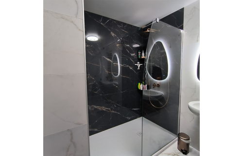 Douche rénové salle de bain (après 1)