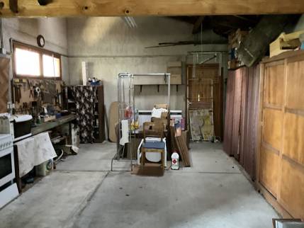 Ancien garage avant installation d'une salle de bain - Montauban 82000