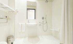 Installation d'une salle de bain PMR à Savigny sur Orge (91)