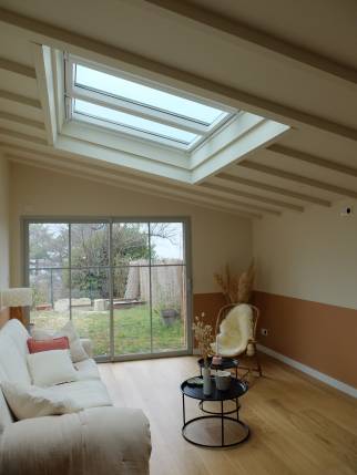 Limonest (69760) : vue intérieure du salon avec la verrière 3 en 1