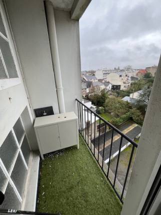 Balcon d'appartement avant sa dépose et la transformation en loggia - Nantes 44