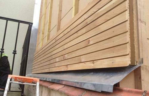 Extension bardage bois en faux claire voie