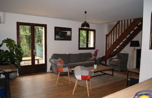 Vue sur le salon ; parquet en chêne 