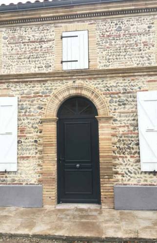 Restauration des corniches et de l'entourage des ouvertures