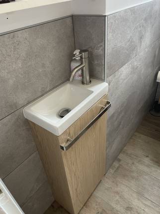 Rénovation de maison avec pose d'un lave-mains dans les WC rénovés - Chabeuil 26120