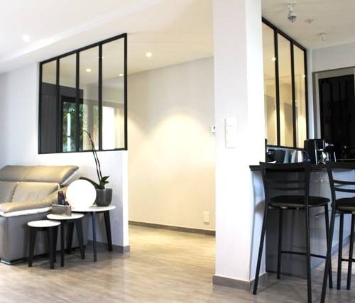 verrière sur-mesure industrielle salon et cuisine