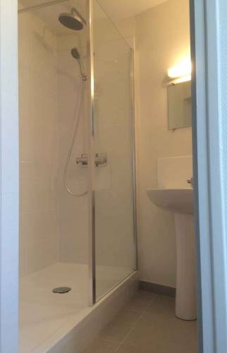 Rénovation d'une salle de bain avec douche dans le Calvados