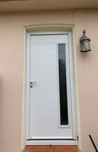 porte entrée en aluminium blanc Nîmes