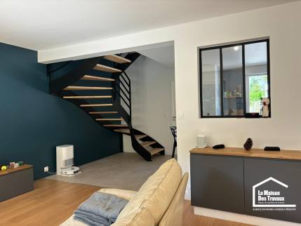 detail peinture mur bleu canard salon