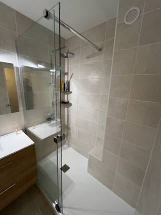 Rénovation de salle de bain avec douche ouverte - Nantes 44
