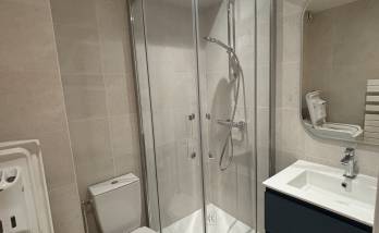 Rénovation de salle de bain à Nantes : Un esprit vacances dans 3m²