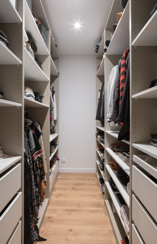 Surélévation d'une maison en ossature bois de 30 m² aux Sorinières - dressing