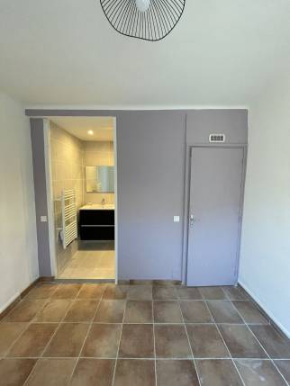 Création de la salle de bain dans une chambre